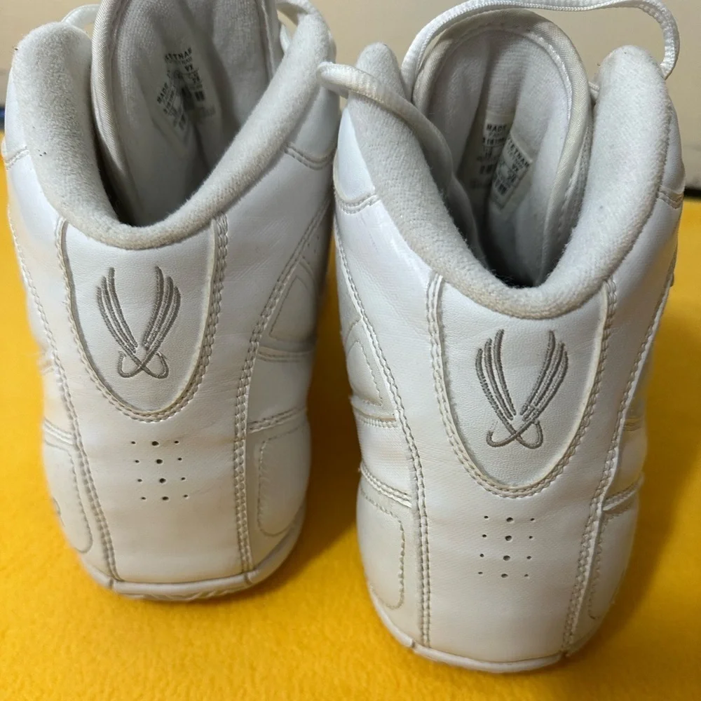 Nike White Leather High-Tops